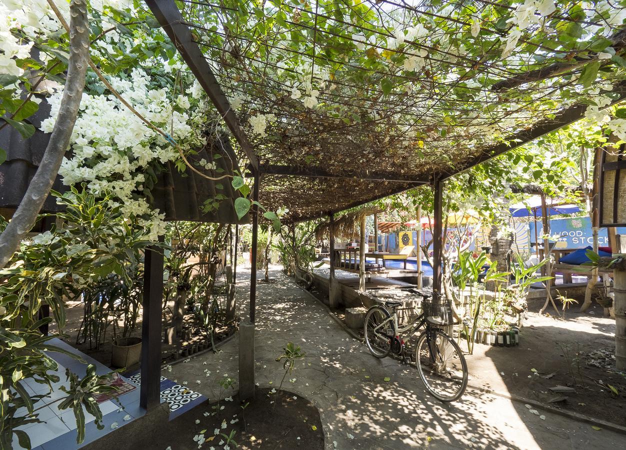 Woodstock Gili - Garden And Bungalows Hotell Gili Trawangan Exteriör bild